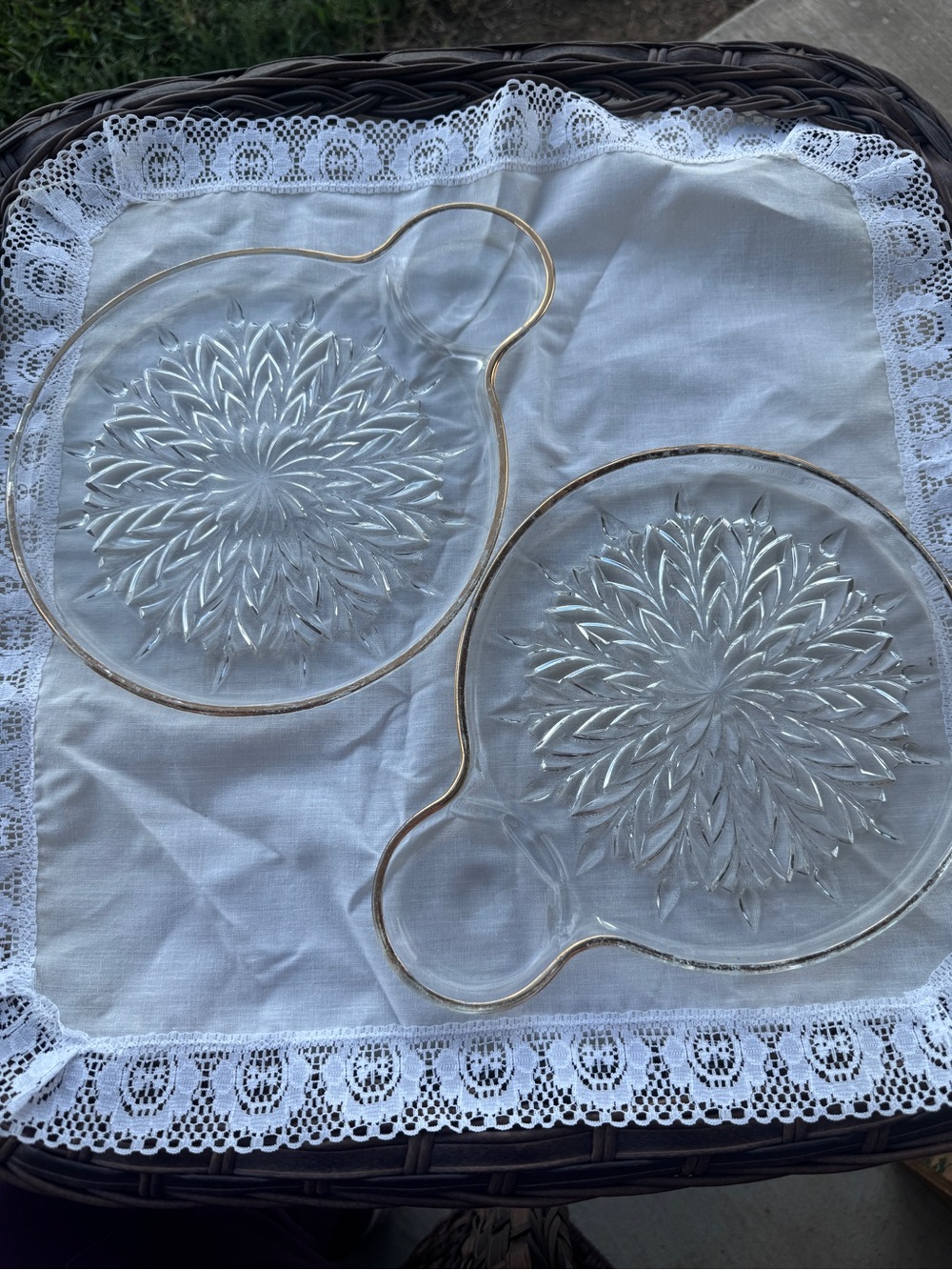 Vintage mid-century Jeannette glass “Feather” snack plates with gold trim (2)